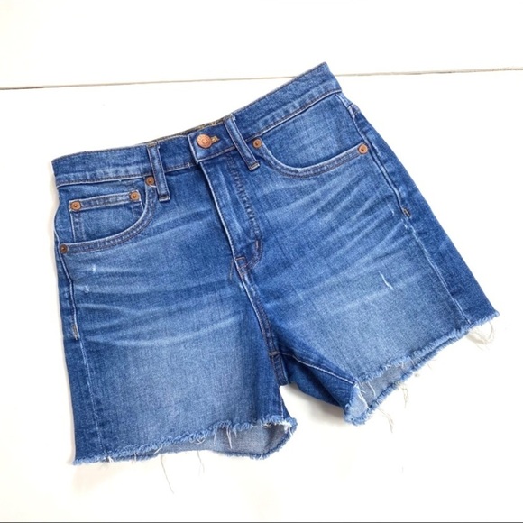 Madewell High Rise Raw Hem Denim Shorts in Medium Washed - Picture 6 of 8